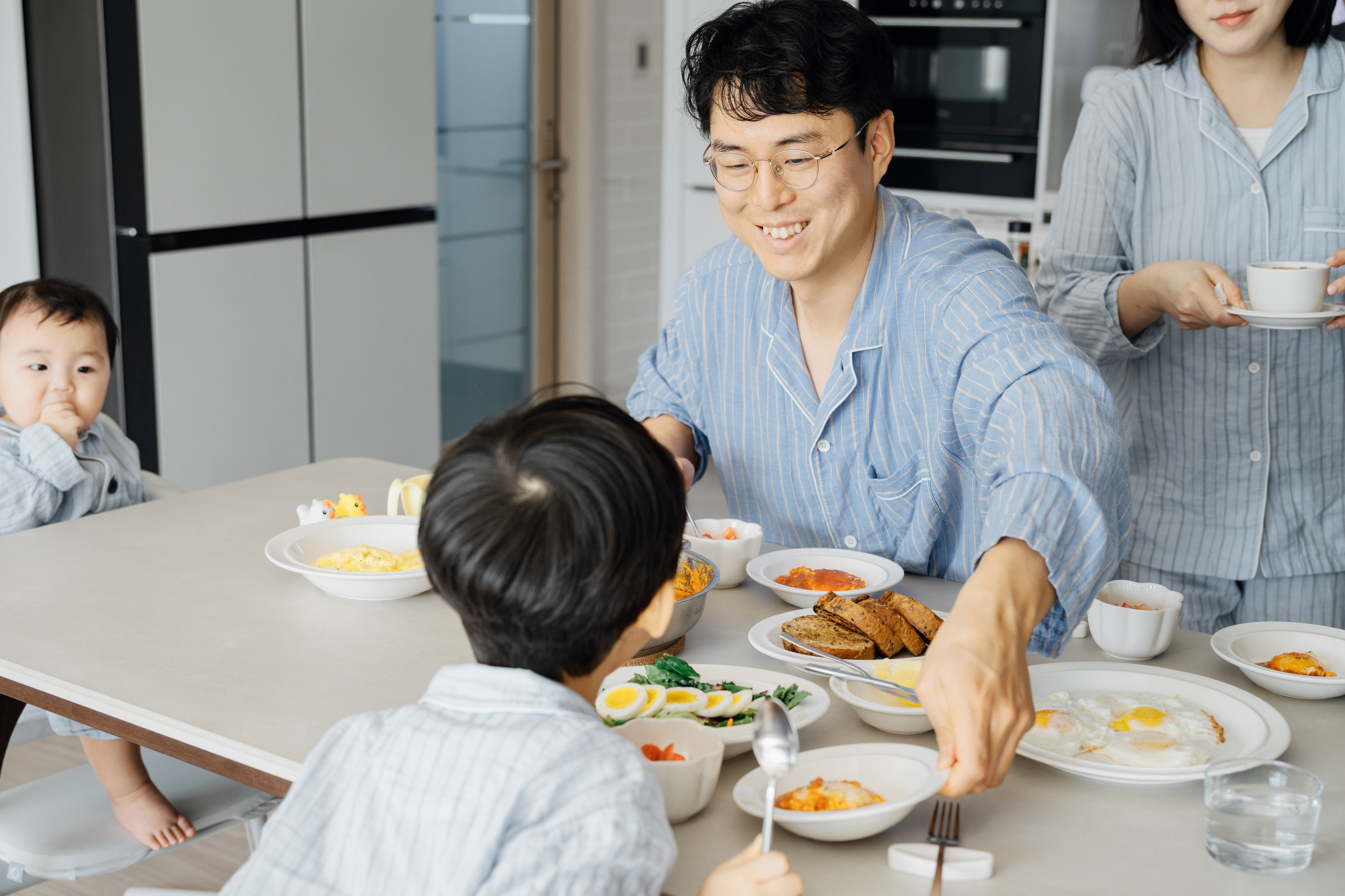가족 아침 식사